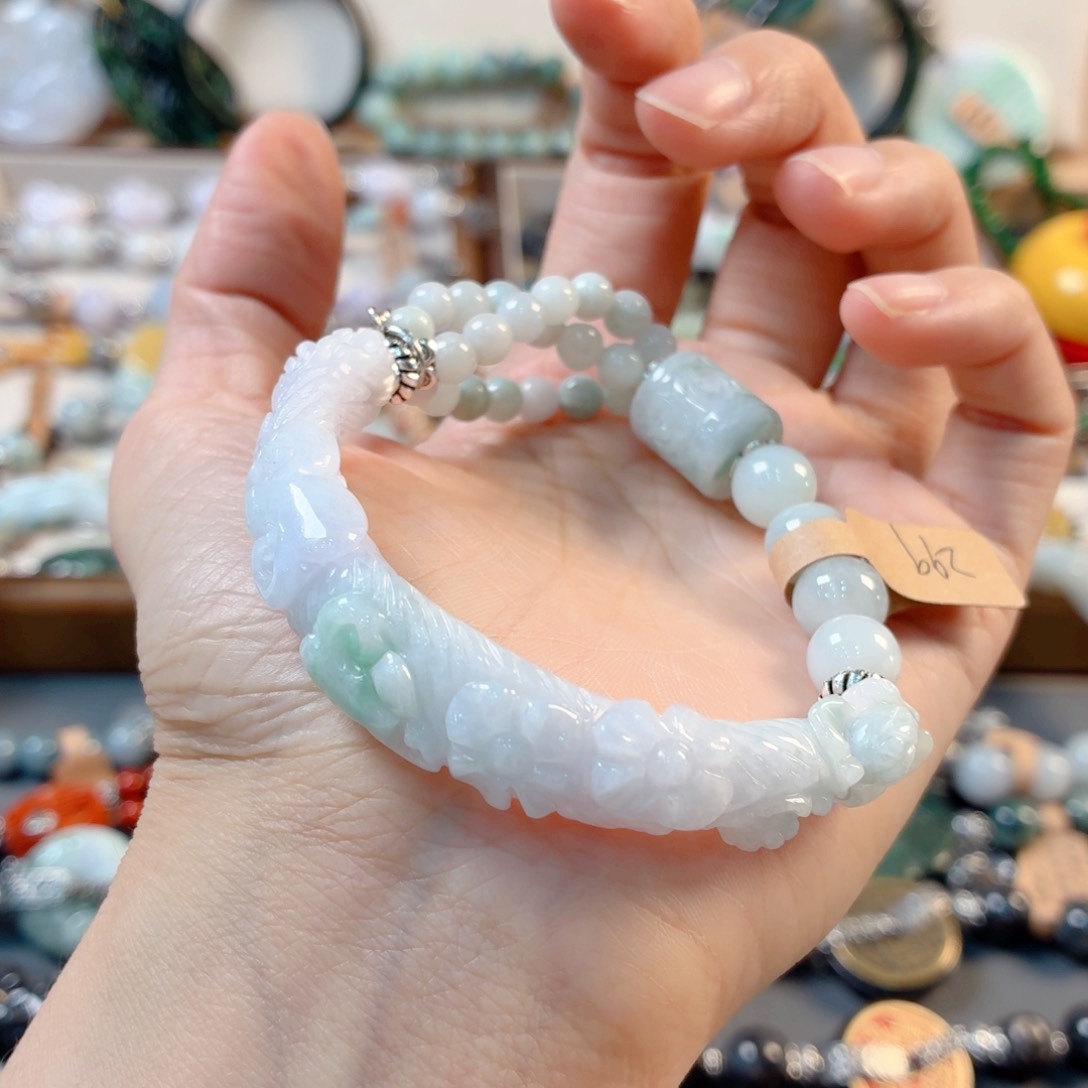 ****逐翡翠未镶嵌颈饰手串