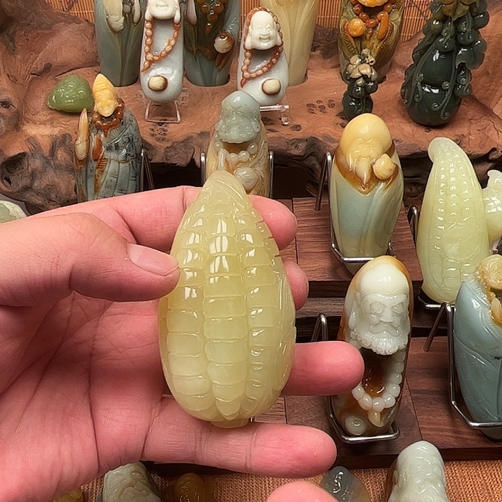 蛇纹石玉未镶嵌吊坠