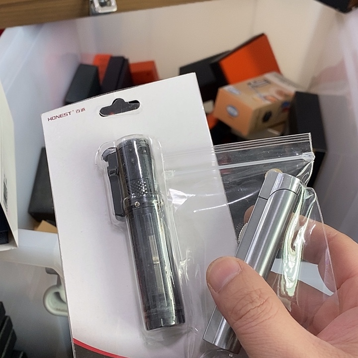 山***酒明铬充气打火机充气的