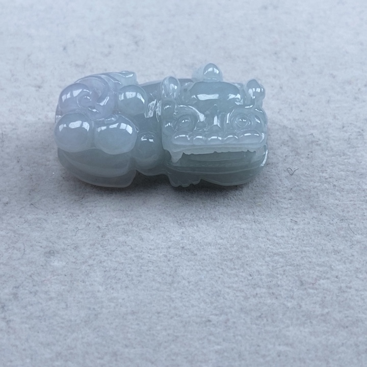 翡翠未镶嵌颈饰貔貅