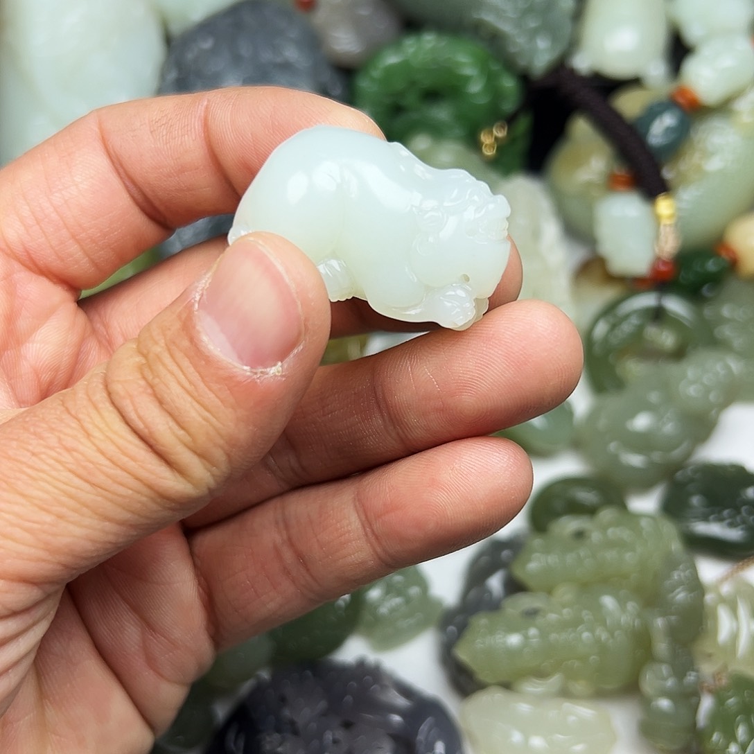 和田玉颈饰未镶嵌