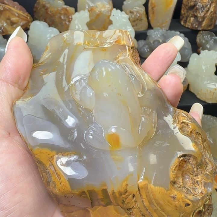 玛瑙/玉髓合金摆件645克重