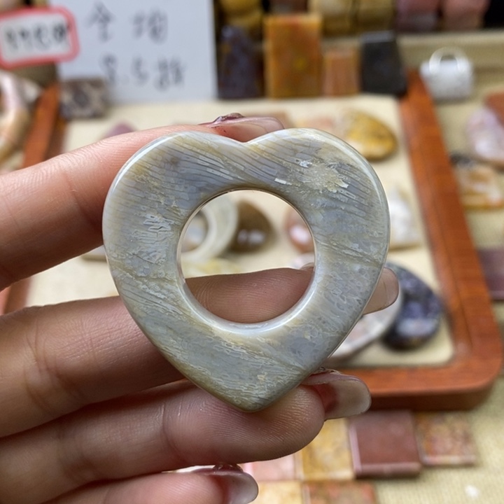 石英岩玉合金颈饰