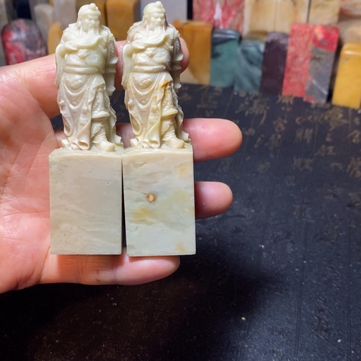 昌化鸡血石豆青冻底