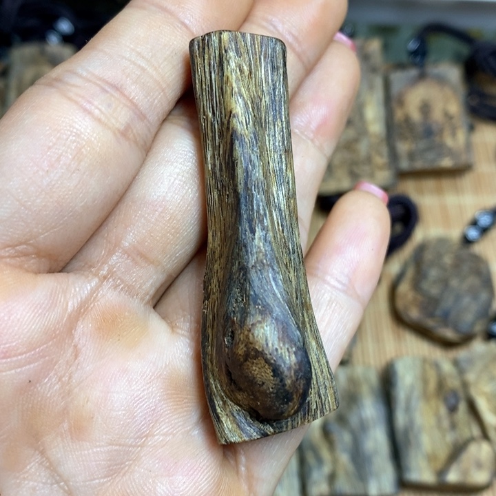 沉香手把件7克奇楠沉香素牌吊坠