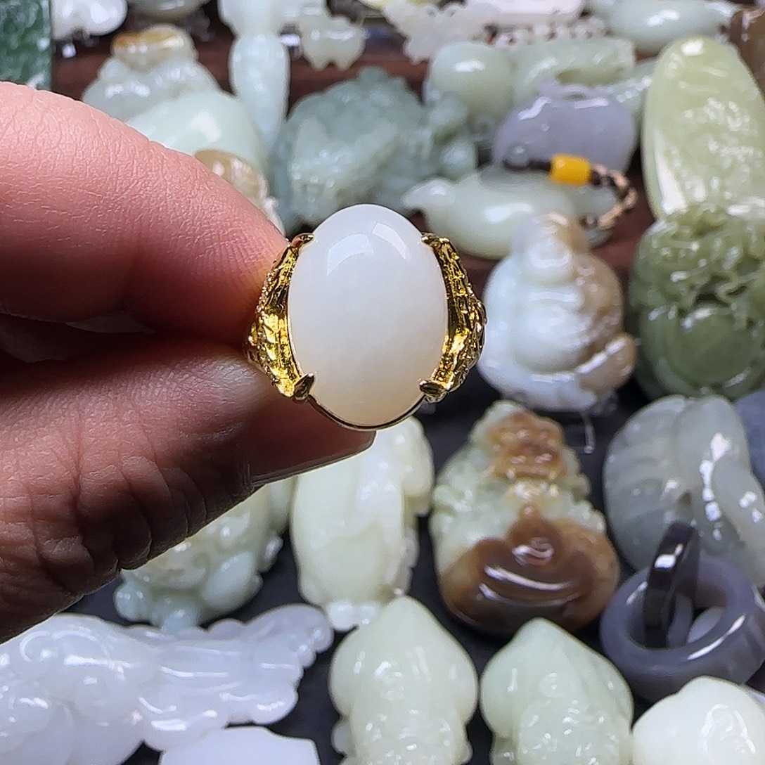 和田玉未镶嵌颈饰