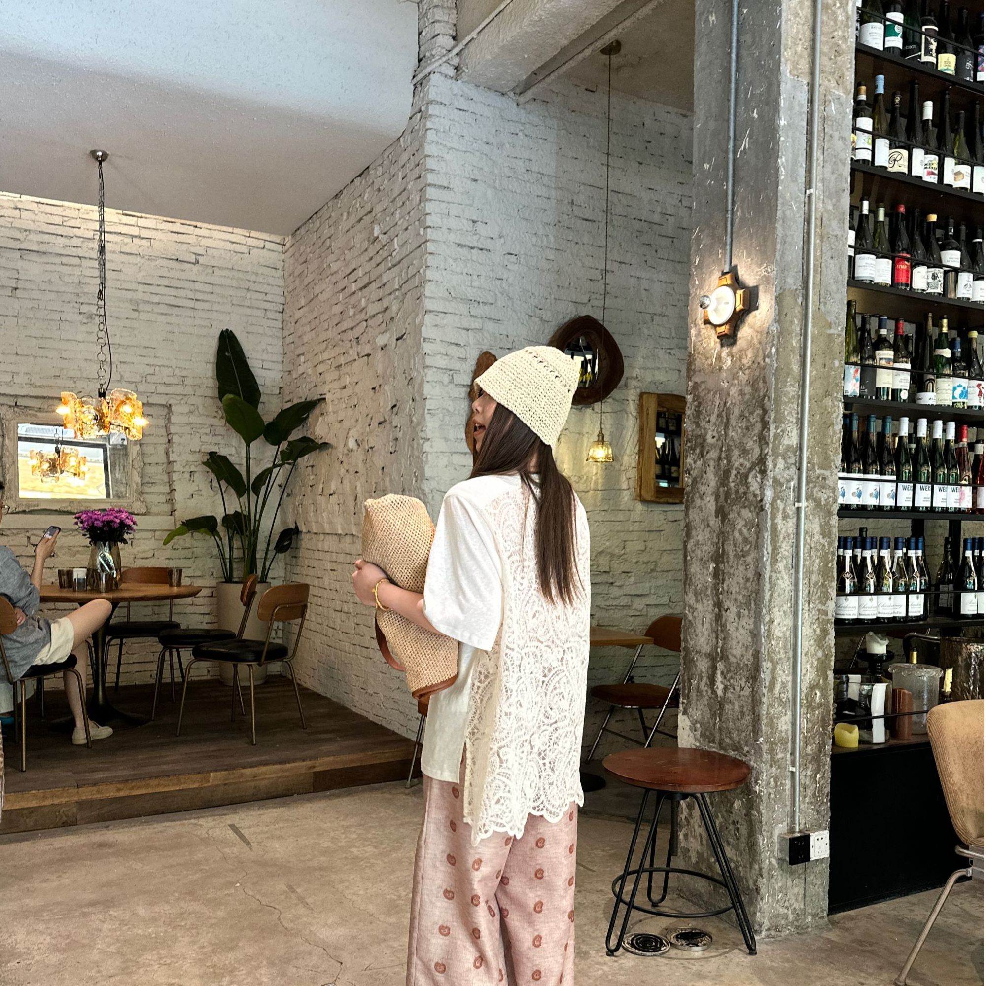 晶咕晶咕软软【小心思】时尚显瘦设计感后背拼接蕾丝宽松短袖T恤