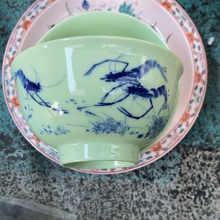 摆件陶5寸绿稀土青花虾碗