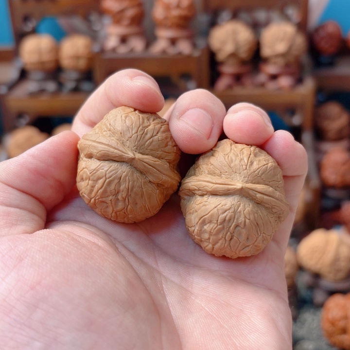 文玩核桃把件非****?金丹绣球