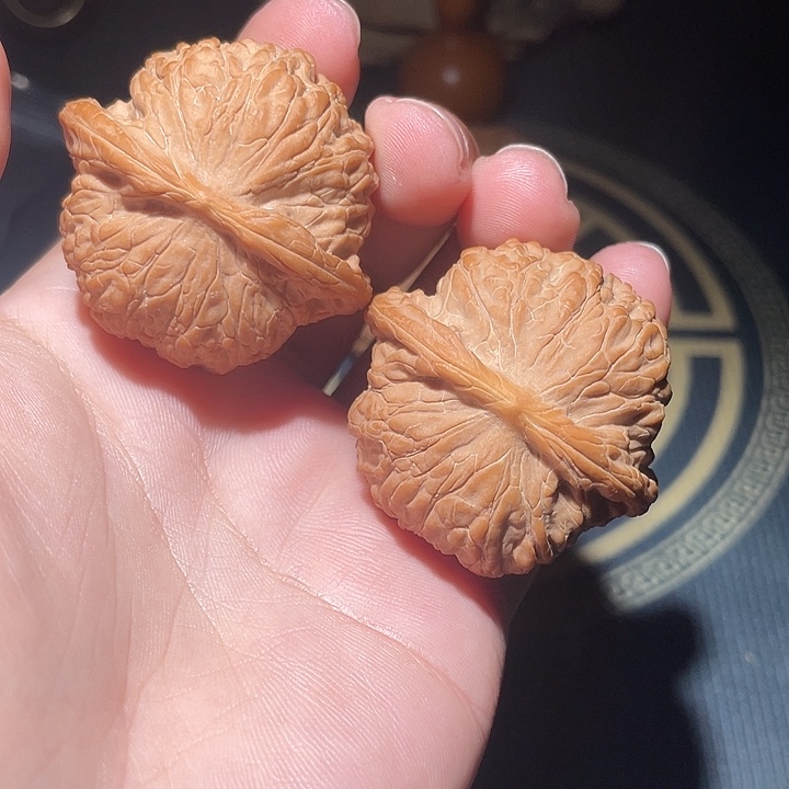 文玩核桃吊坠44尺寸血麒麟