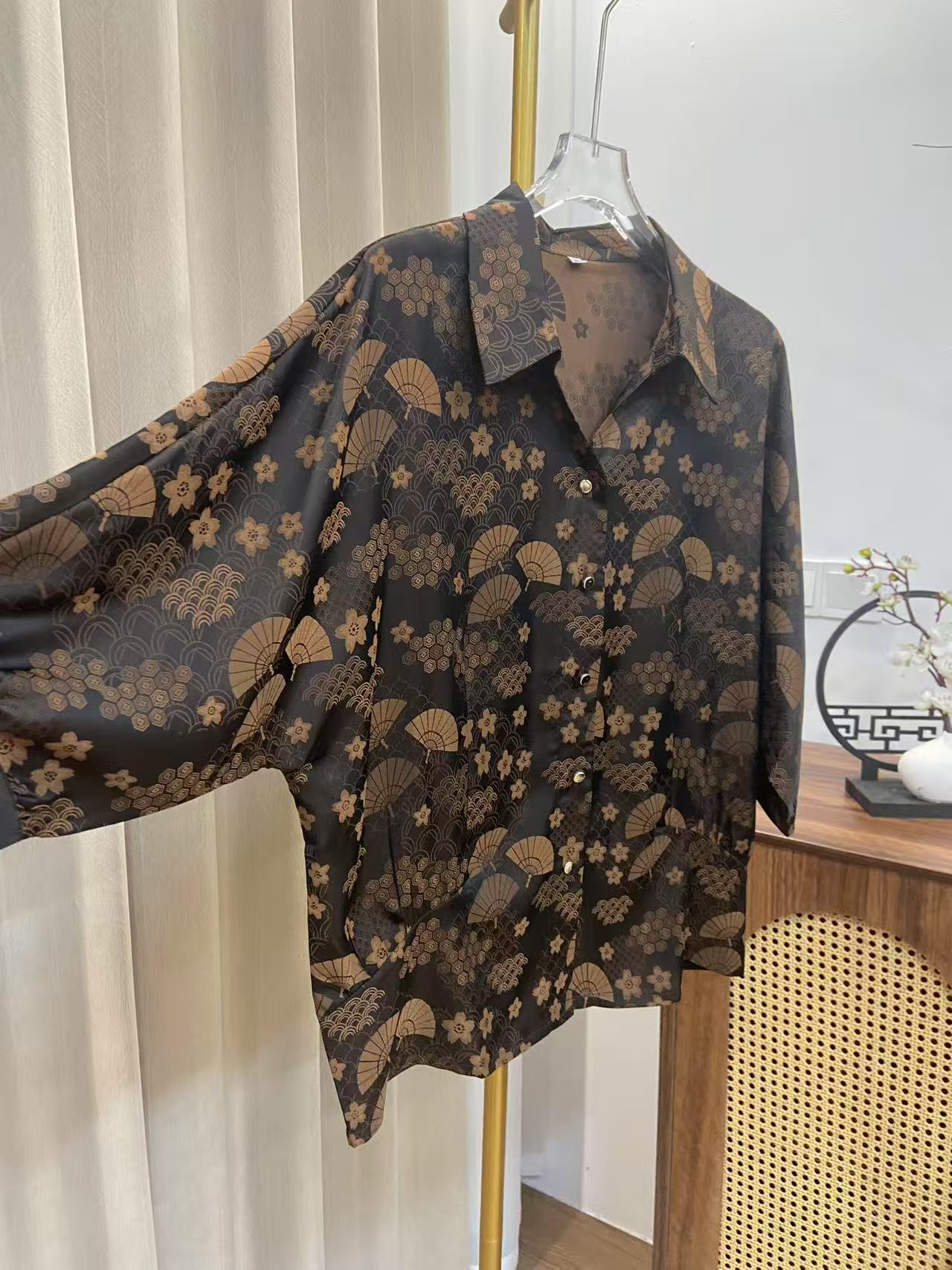 新中式翻领落肩中袖真丝小衫提花女装开扣衫