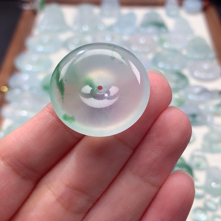 翡翠未镶嵌颈饰冰种飘阳绿平安扣