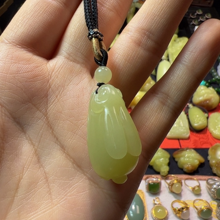 和田玉（黄玉）颈饰未镶嵌