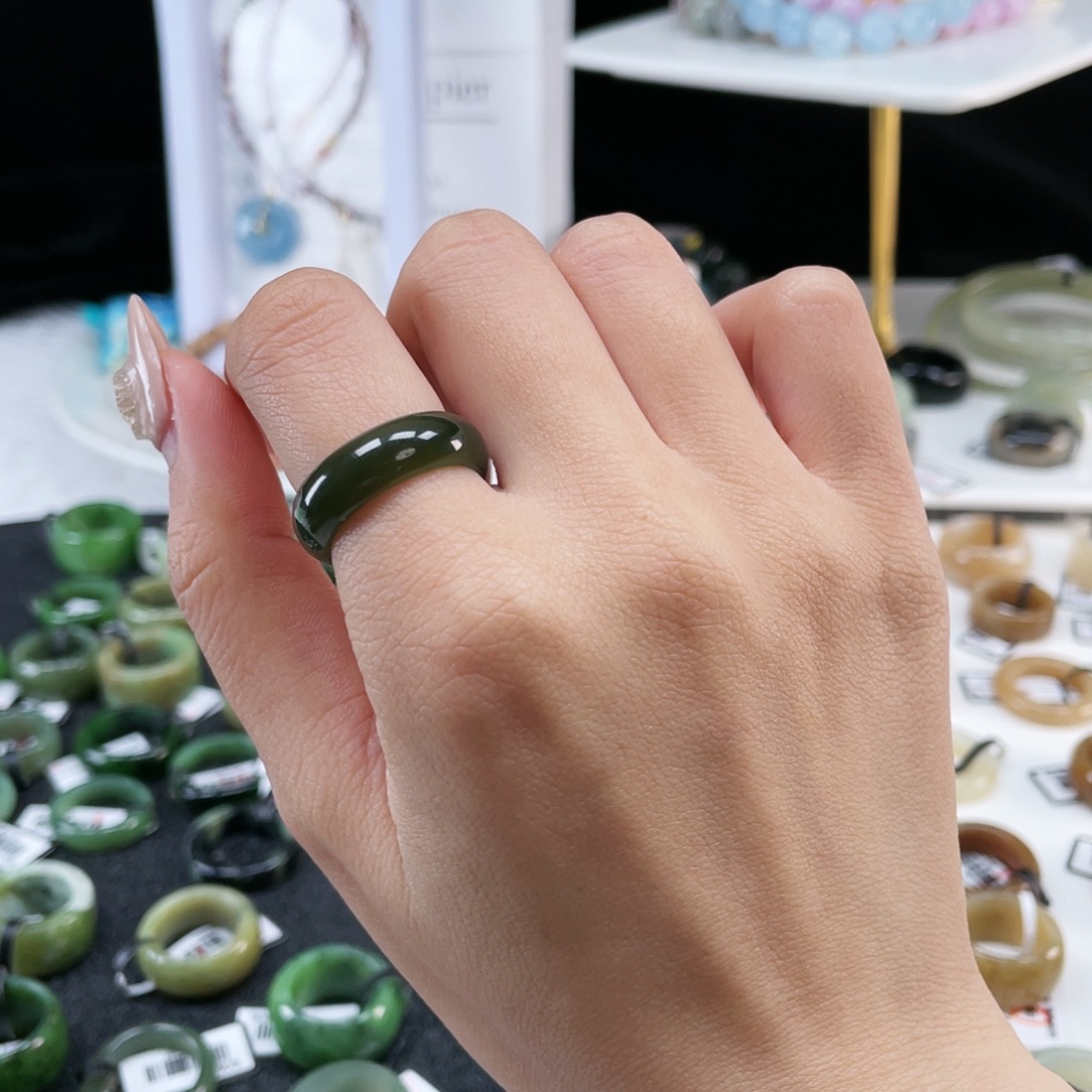 和田玉未镶嵌戒指P18碧玉细条17.4不退换