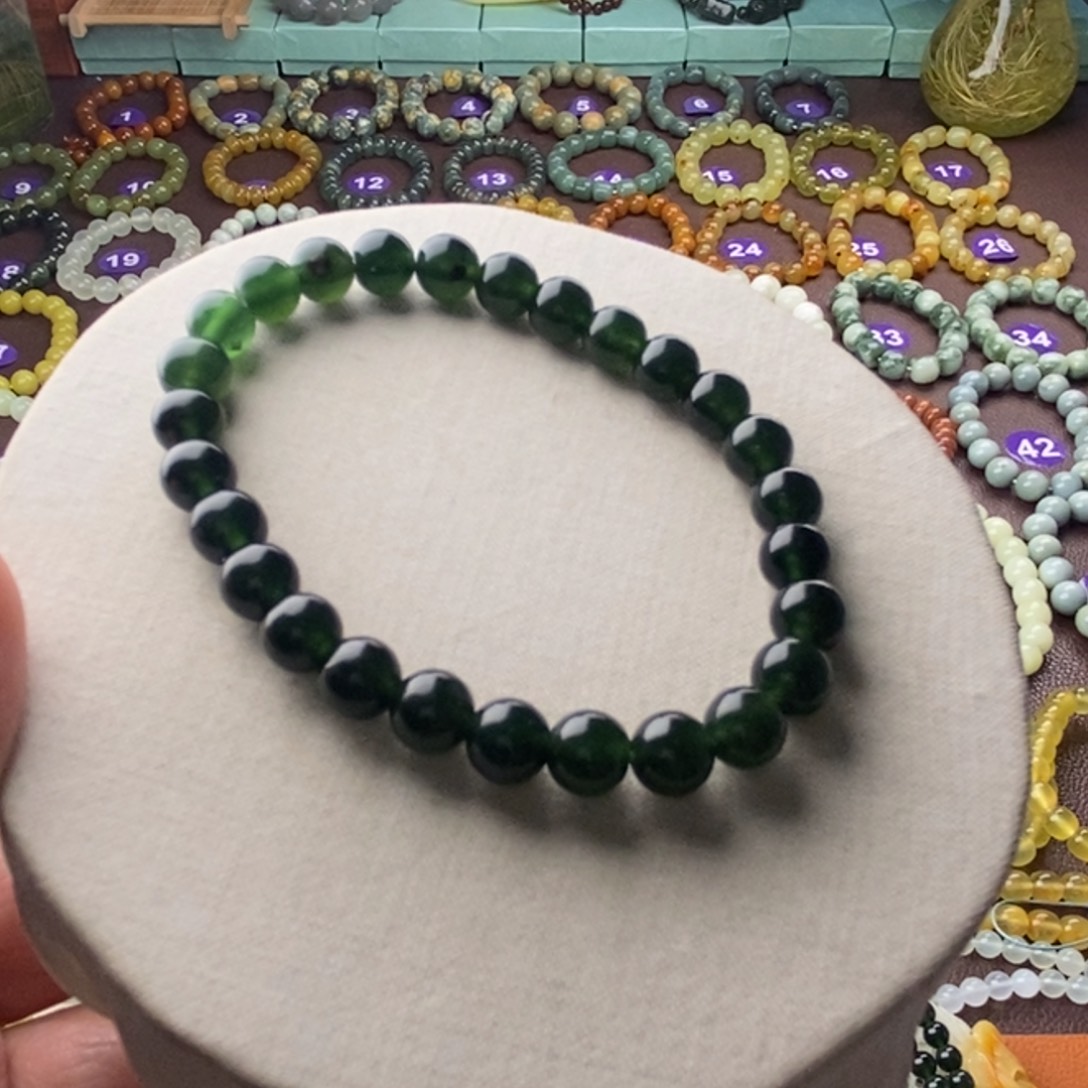 蛇纹石玉手串未镶嵌