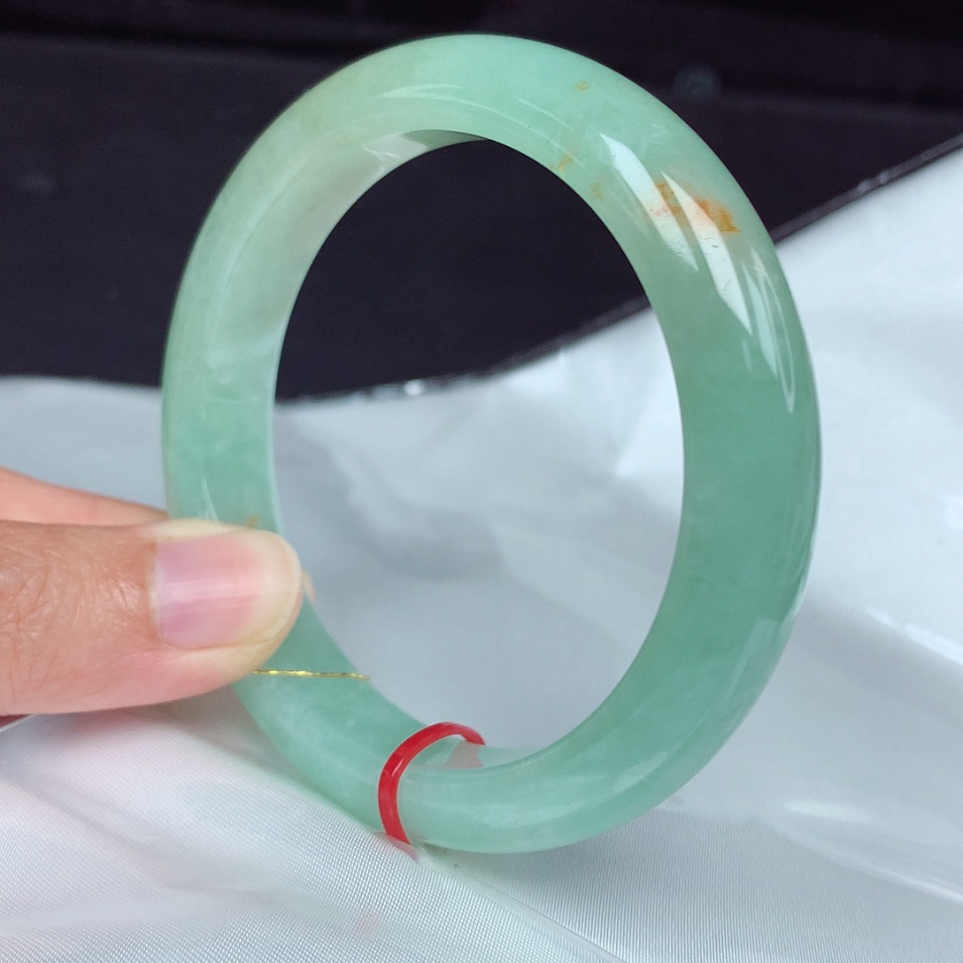 翡翠未镶嵌手镯@****?57圈1204