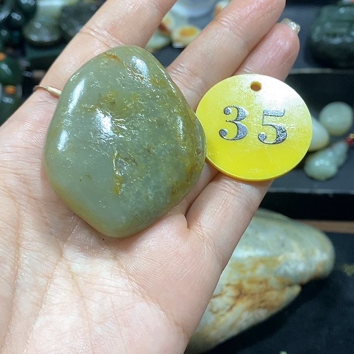 未镶嵌和田玉（糖玉）挂件