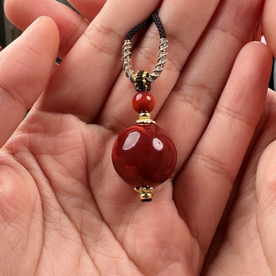 南红玛瑙吊坠未镶嵌