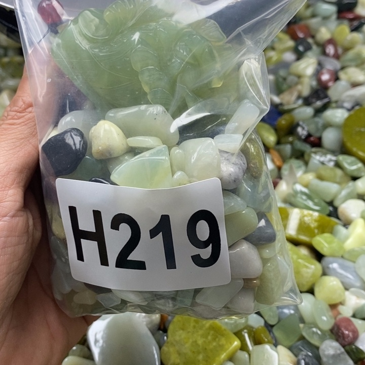 蛇纹石玉鱼缸石未镶嵌