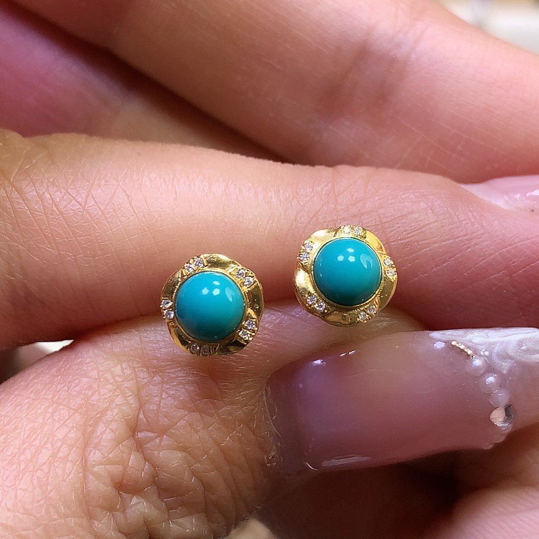 绿松石18K金镶嵌耳饰