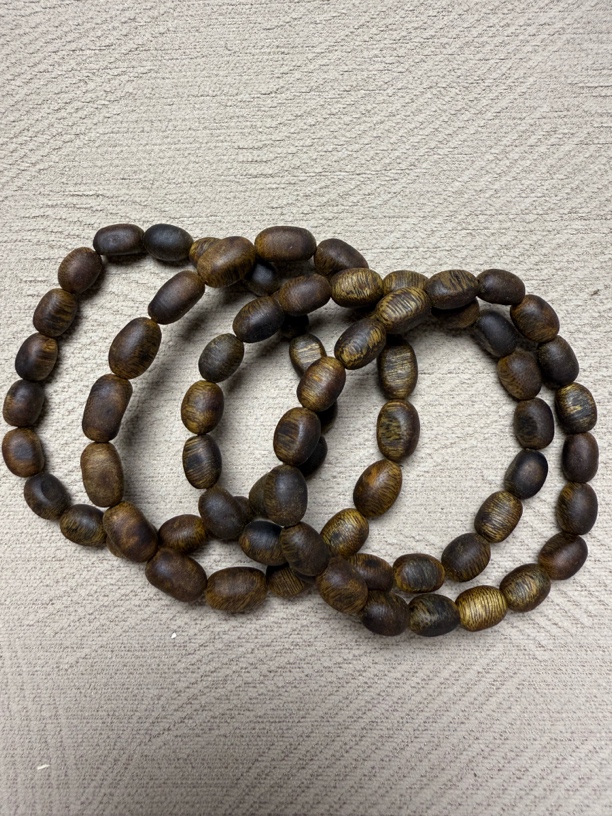 沉香奇楠沉香红骨凹身小瘤疤07随型单圈多样性发一