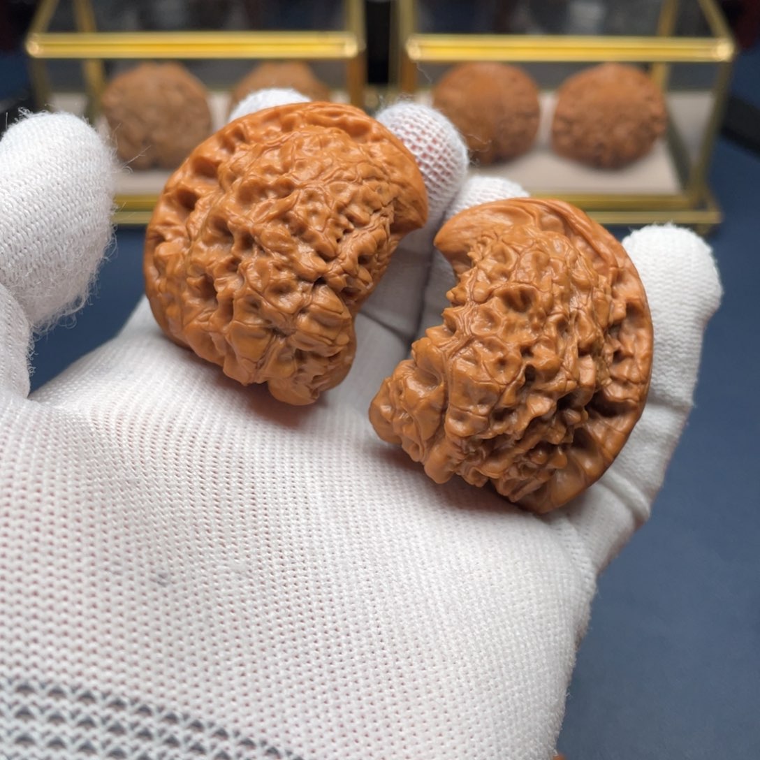 文玩核桃吊坠座山雕