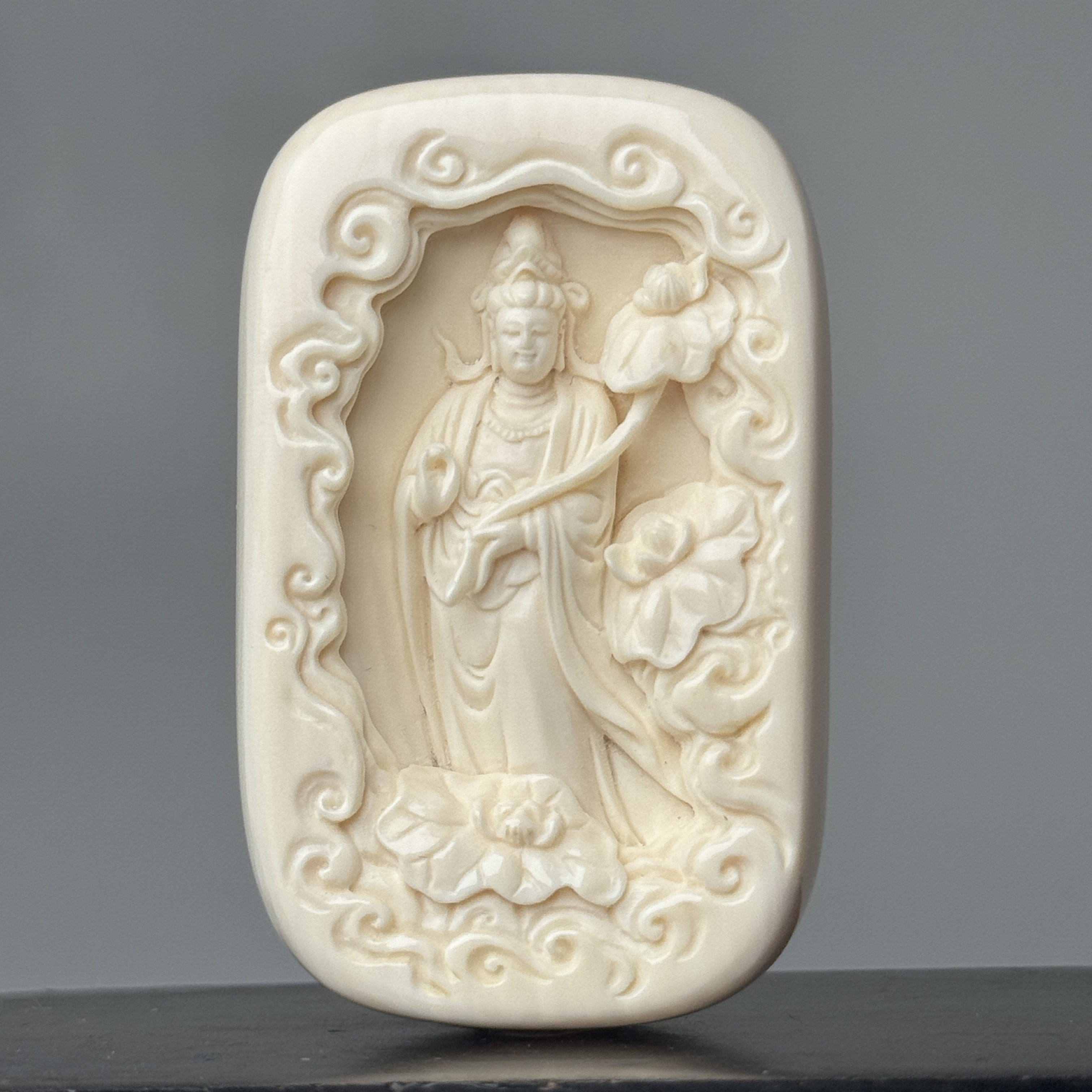 DEZHI/德志【清仓促销】大势至·马49*31*12mm红皮精雕猛犸吊坠C665