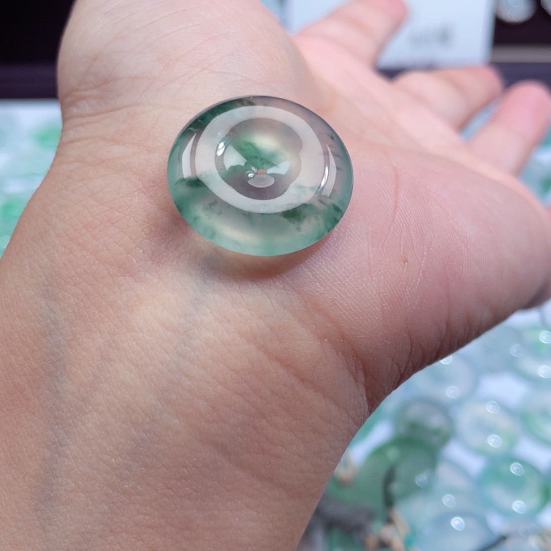 颈饰未镶嵌翡翠平安扣