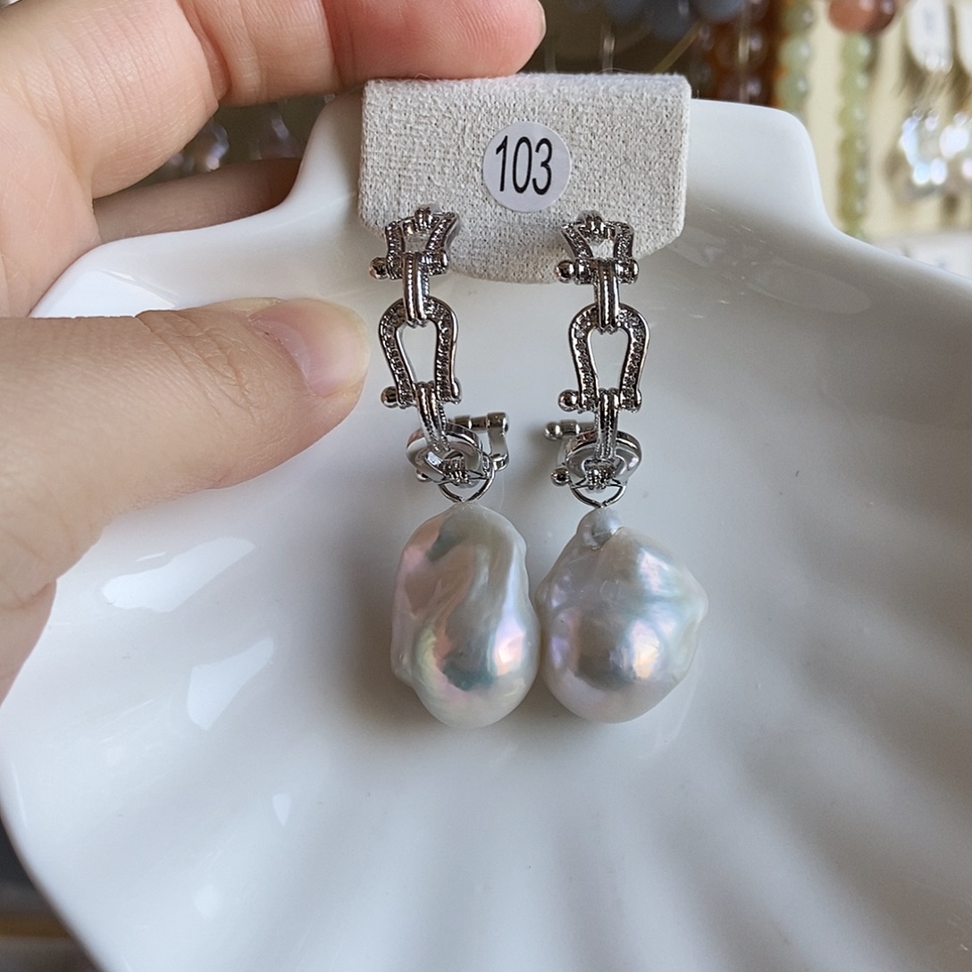 L***儿吊坠(不含链)淡水珍珠合金特价耳饰103号