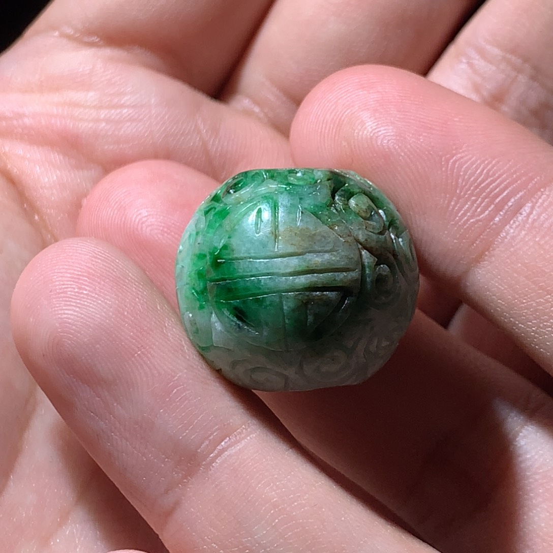 翡翠挂件未镶嵌如**君