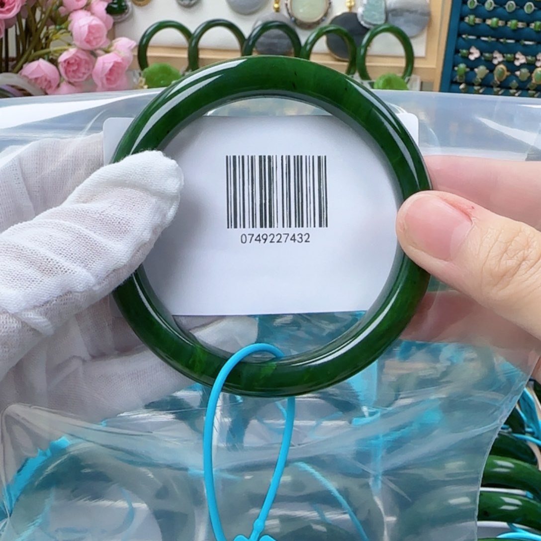 和田玉（碧玉）手镯未镶嵌