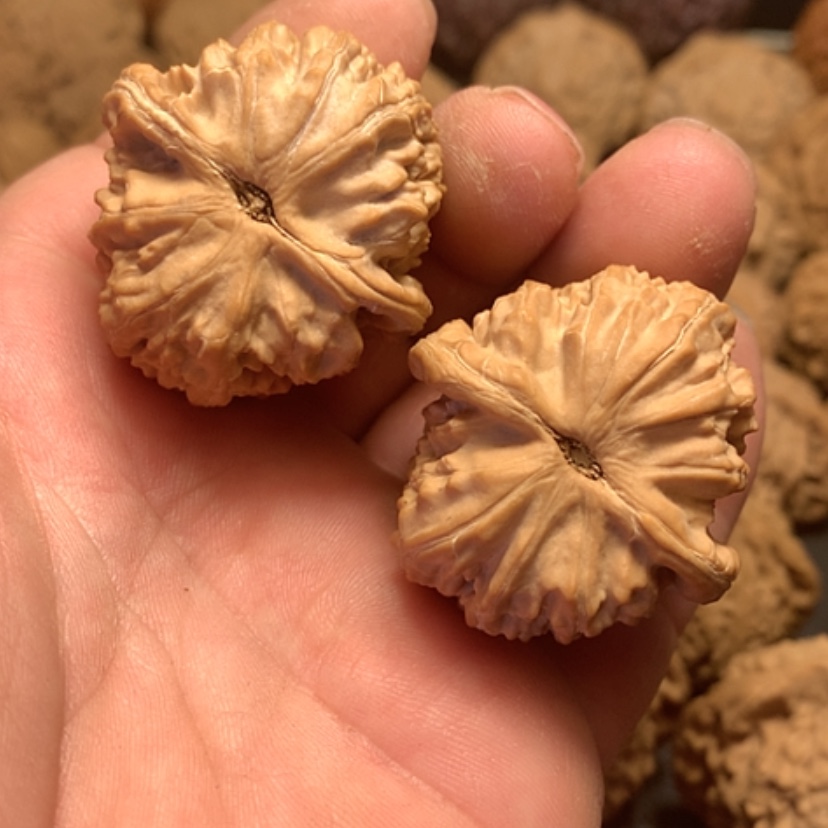 【闪购商品】文玩核桃吊坠白狮子