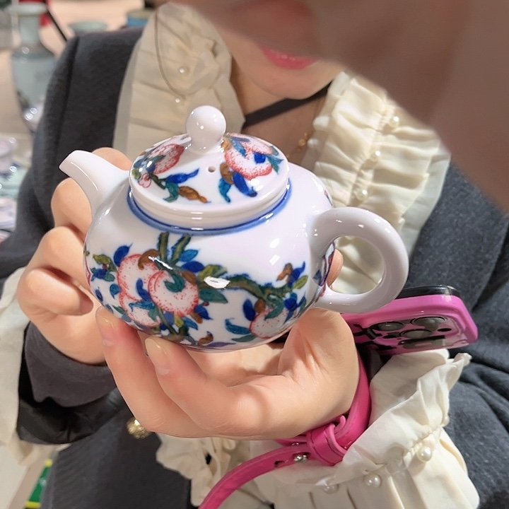 瓷片/////景德镇陶瓷茶壶。