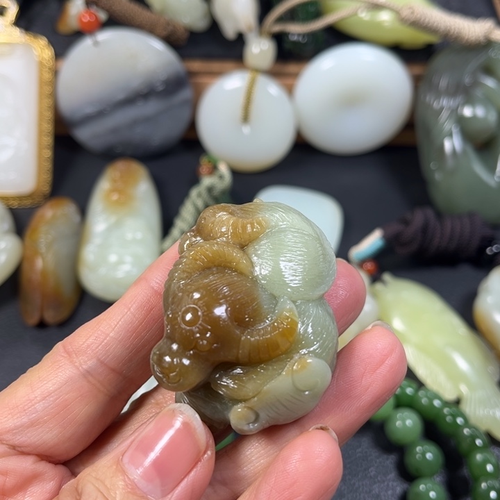 和田玉未镶嵌挂件