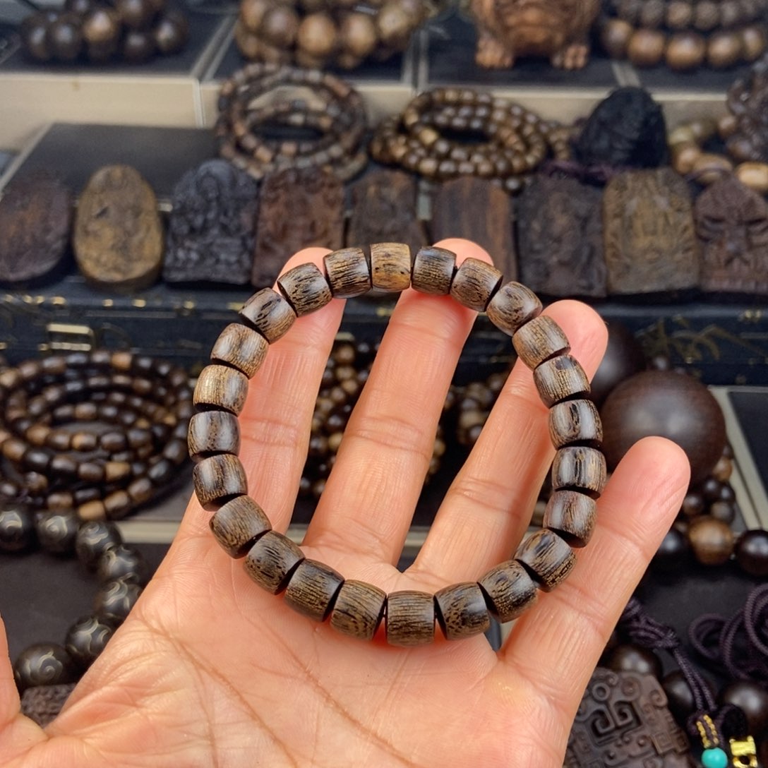 沉香手串小*越南芽庄白棋玉化留疤