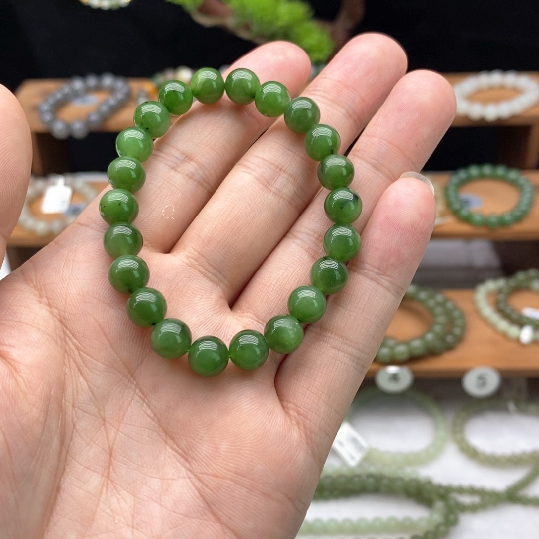 和田玉手链未镶嵌加****6卡8碧玉菠菜绿多样性发一