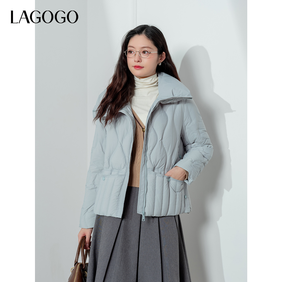 lagogo拉谷谷年新款立领压花设计感羽绒服女NCYY23YA33