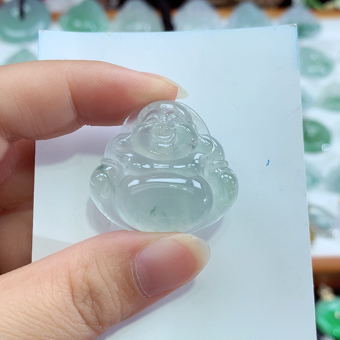 翡翠未镶嵌颈饰佛