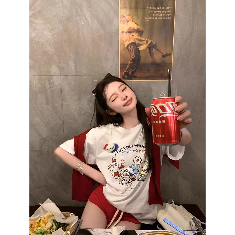 白色kt猫卡通印花短袖t恤女宽松显瘦休闲上衣+红色短裤两件套