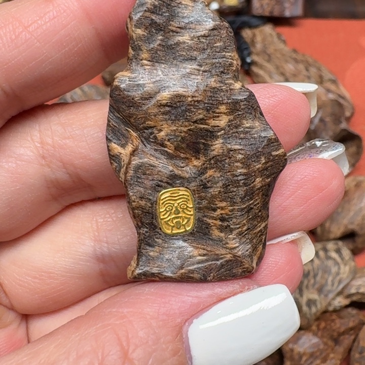 大叶紫檀（黑酸枝木类）