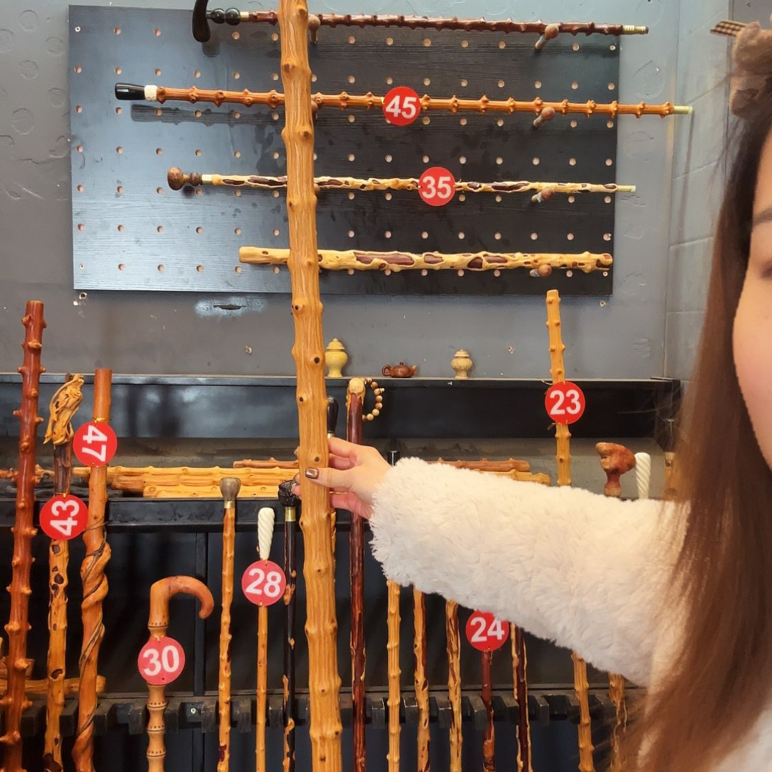 定***光135公分左右长，长棍