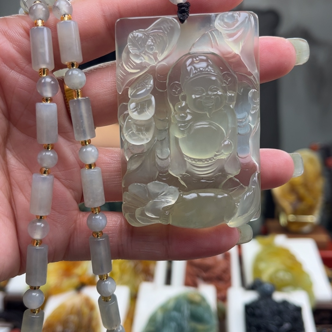 蛇纹石玉未镶嵌颈饰挂件