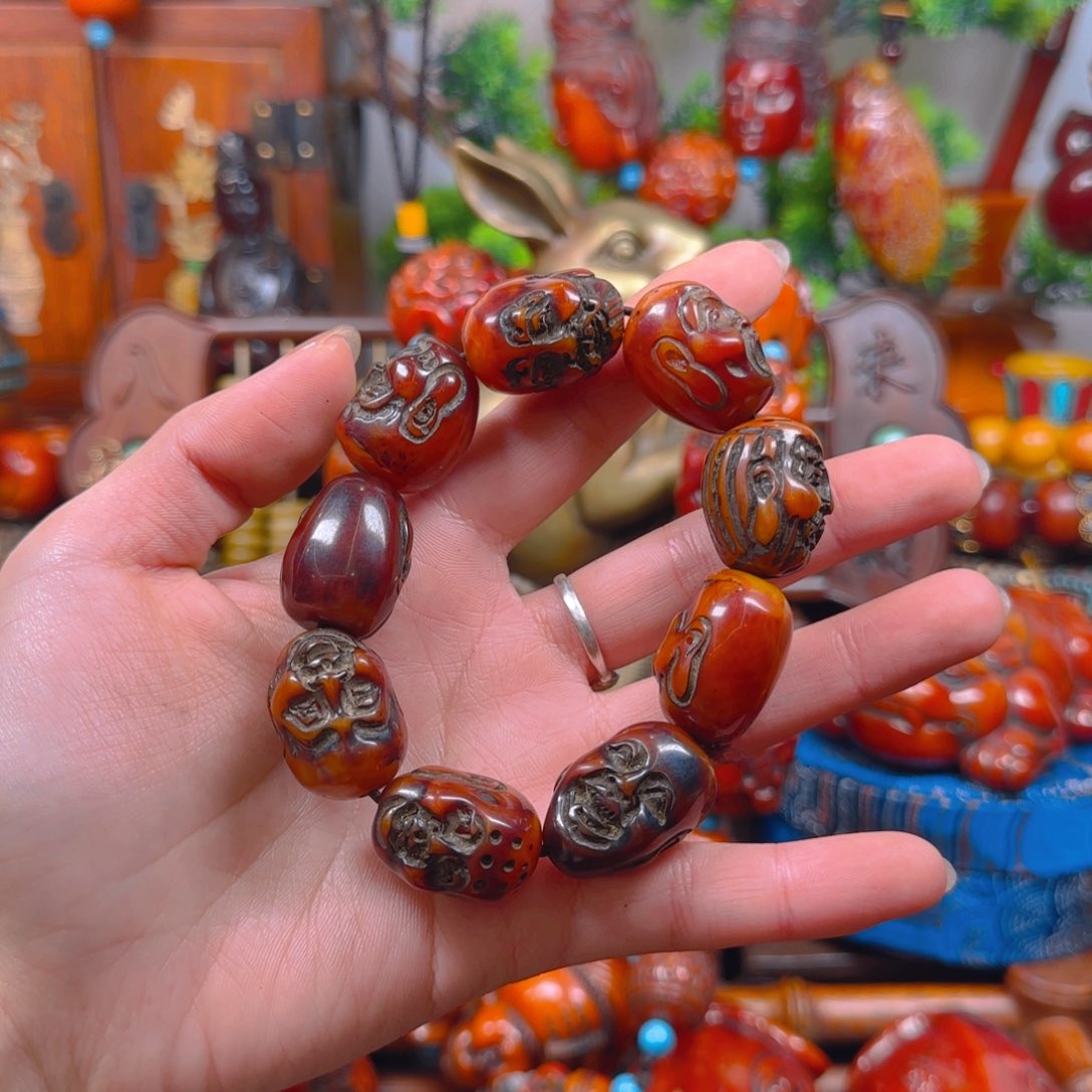 琥珀裸石未镶嵌手串