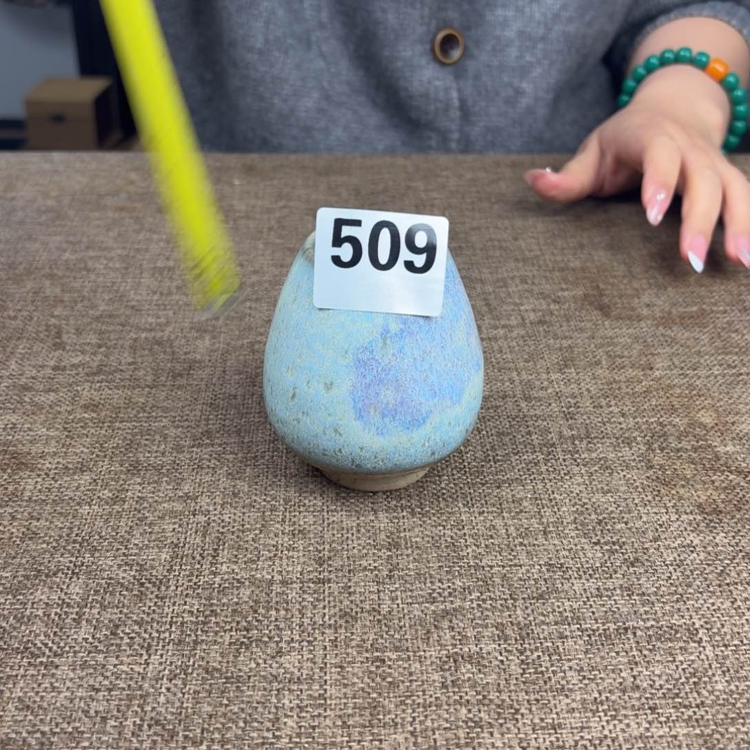 瓷片钧瓷正能力满满的直播间。