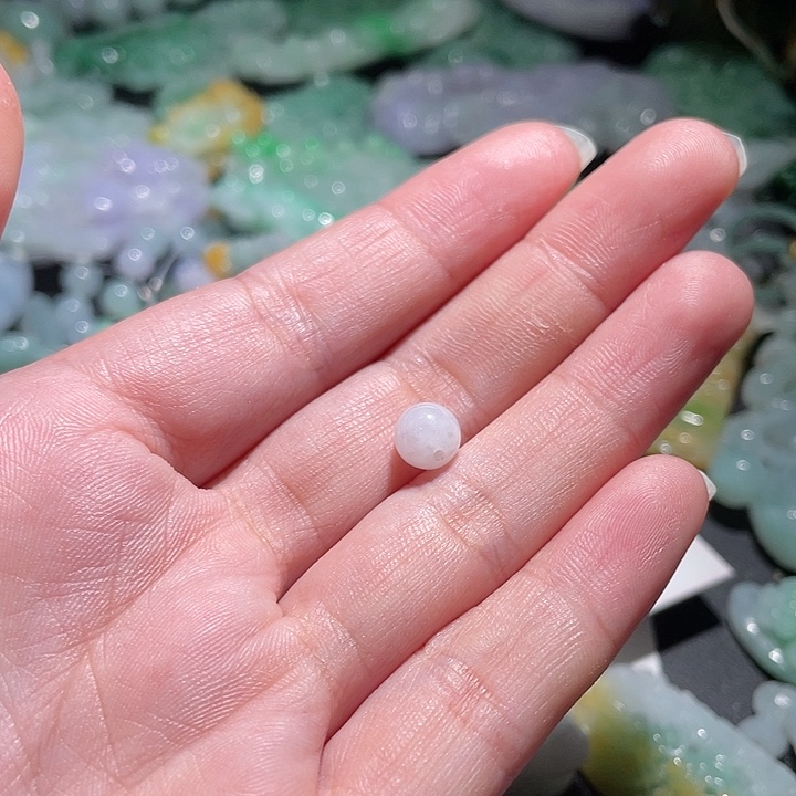 颈饰未镶嵌翡翠?****奶天