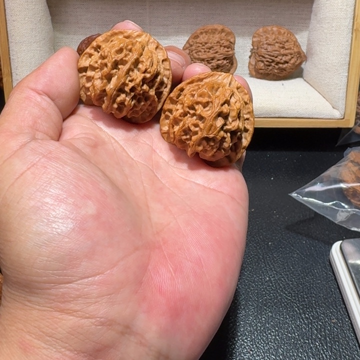 文玩核桃把件苹果园