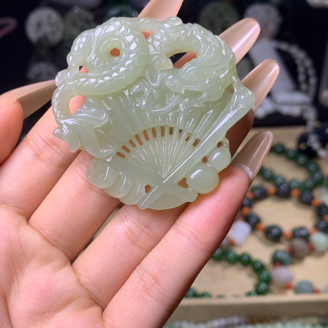 和田玉挂件未镶嵌和田玉挂件