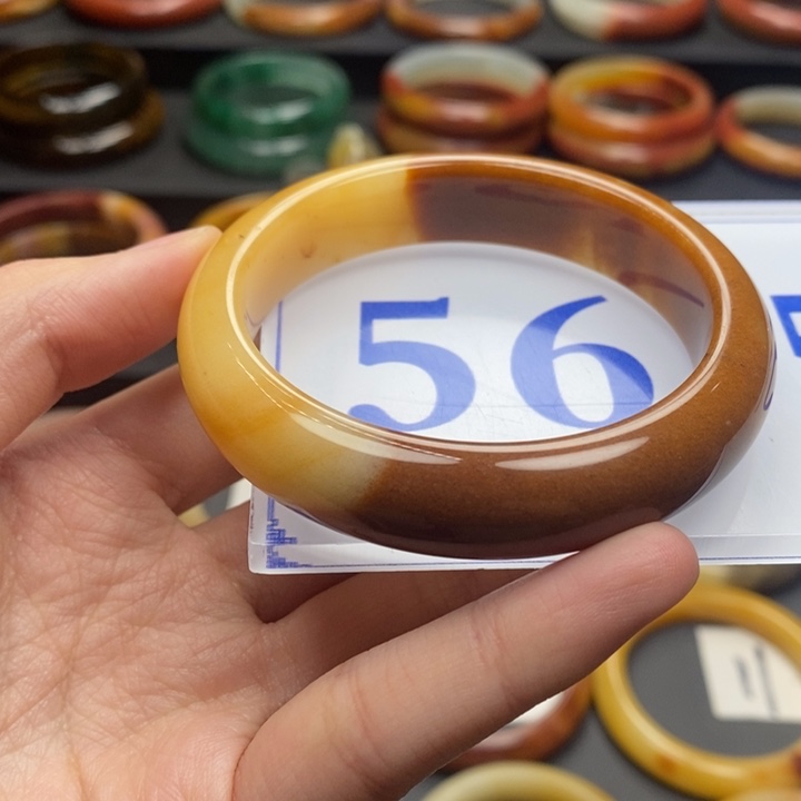 石英质玉（黄龙玉）手镯未镶嵌