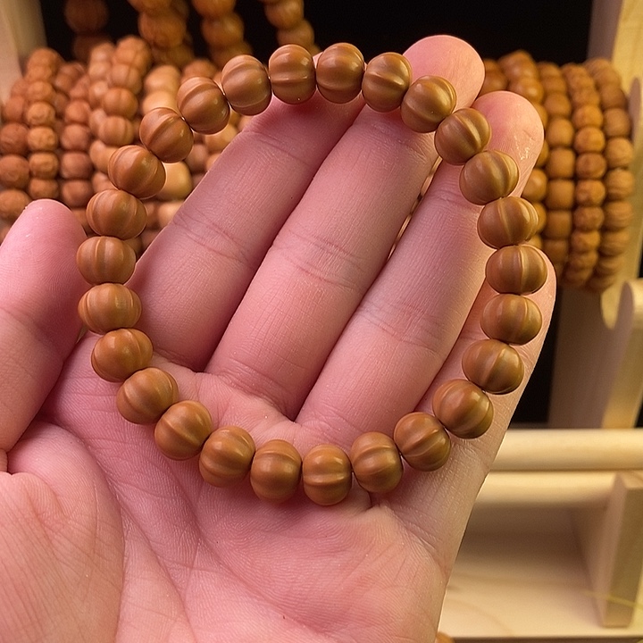 文玩核桃手串鲨鱼背抛光工艺