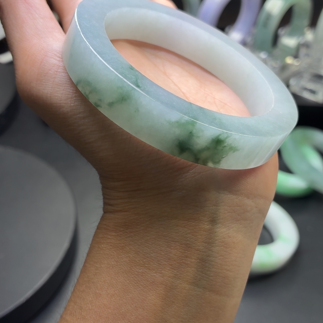 人***梦定制翡翠翡翠手镯未镶嵌